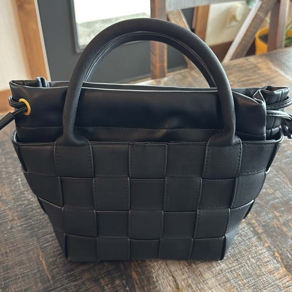 Melie Bianco Lyndsey Vegan Leather Woven Crossbody Purse Black NWT Anthropology - Picture 2 of 7